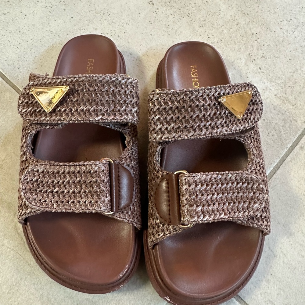 Fashion nova sandals